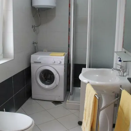 Two-Bedroom Holiday Home With Private Pool & Garden Banjole