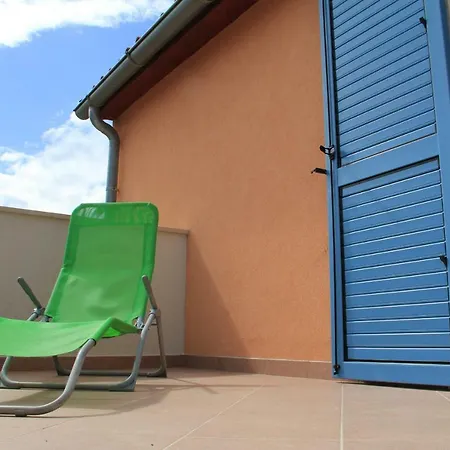 Two-Bedroom Holiday Home With Private Pool & Garden * Banjole