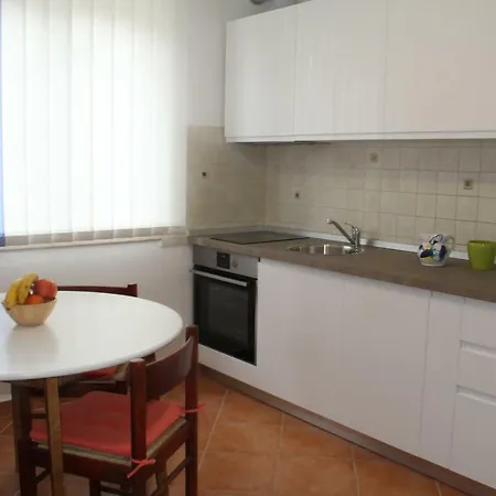 Two-Bedroom Holiday Home With Private Pool & Garden Apartman *