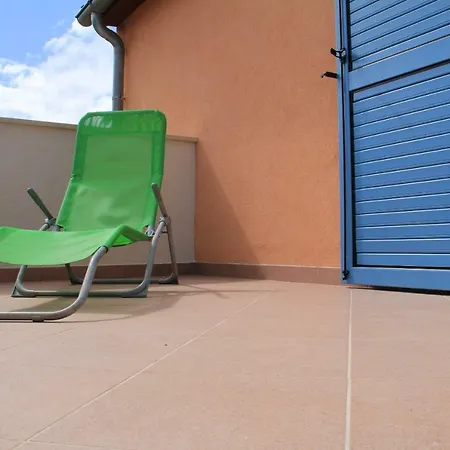 Two-Bedroom Holiday Home With Private Pool & Garden Apartman