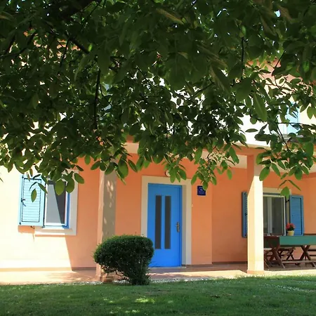 Apartman Two-Bedroom Holiday Home With Private Pool & Garden Banjole