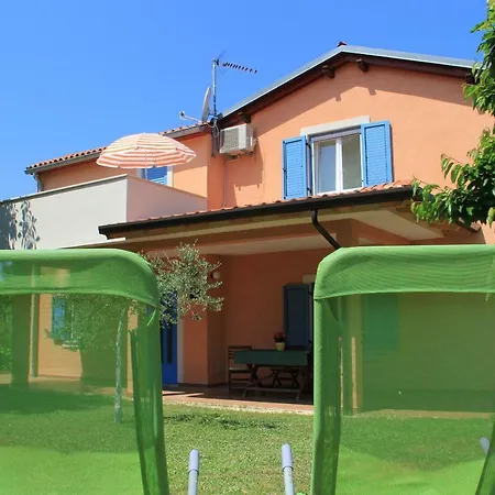 Apartman Two-Bedroom Holiday Home With Private Pool & Garden