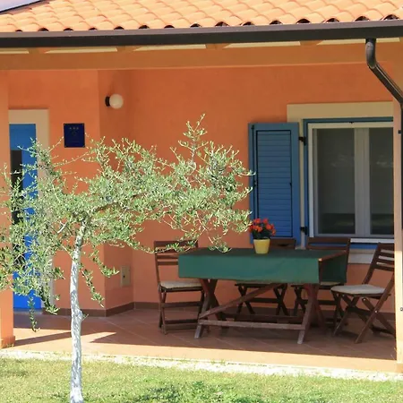 Two-Bedroom Holiday Home With Private Pool & Garden Apartman Banjole