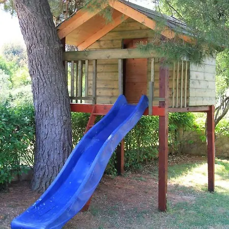 Two-Bedroom Holiday Home With Private Pool & Garden Apartman Banjole